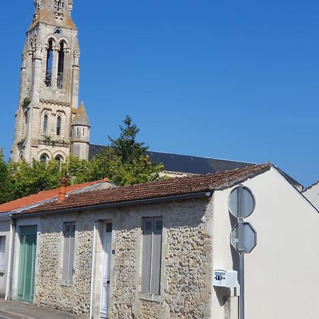 La Maison De Jeanne Lesparre-Médoc Exterior photo